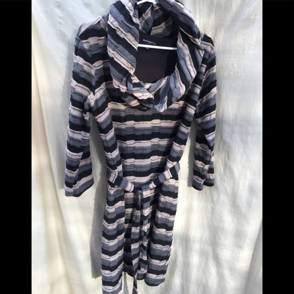 Sharagano Dress size 16, belt fall/ winter